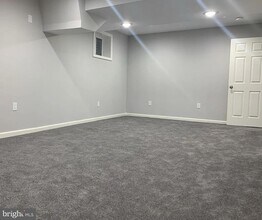 13216 Chestnut Oak Dr in Gaithersburg, MD - Foto de edificio - Building Photo