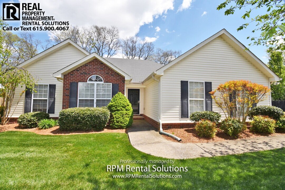 1521 Teresa Ln in Murfreesboro, TN - Building Photo