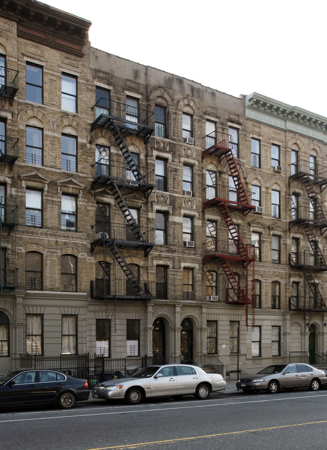 608 St. Nicholas Ave in New York, NY - Foto de edificio - Building Photo