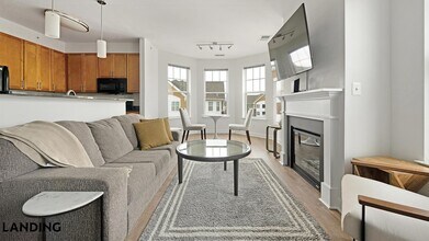 909 Mansion Dr, Unit 712-402 in Frederick, MD - Building Photo - Building Photo