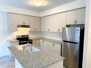 Tranquil and Private Bungalow in Bobcaygeo in Kawartha Lakes, ON - Building Photo - Building Photo