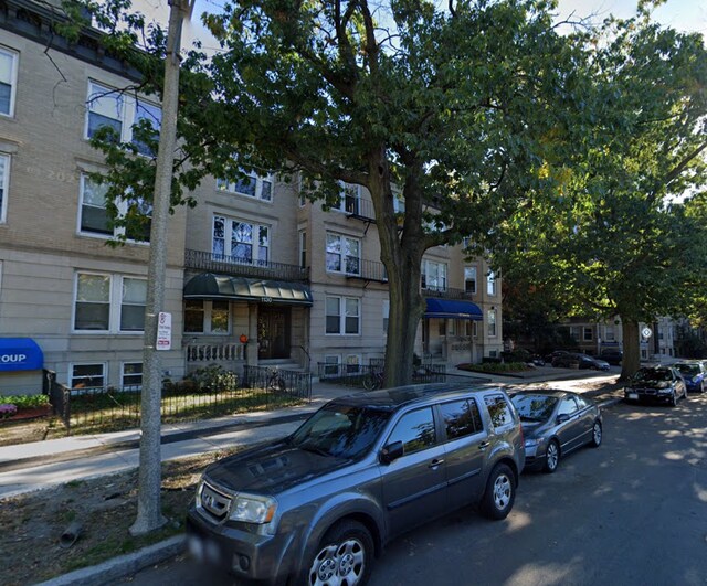 1120 Commonwealth Ave, Unit 206 in Boston, MA - Building Photo - Building Photo