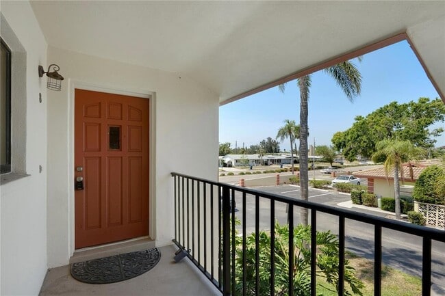 2415 Bayshore Gardens Pkwy, Unit 8 in Bradenton, FL - Building Photo - Building Photo
