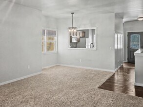 6156-6158 Fairgrove St in Kalamazoo, MI - Foto de edificio - Building Photo