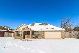 2208 Ridge St in Gentry, AR - Building Photo