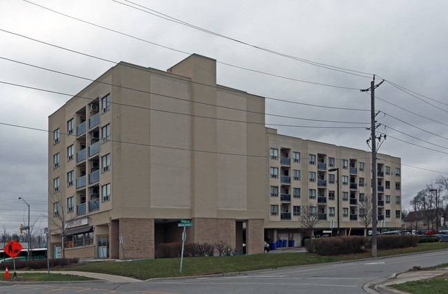 Wellington Gates in Aurora, ON - Building Photo - Building Photo