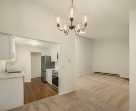 5502 220th St SW, Unit #D303 in Mountlake Terrace, WA - Building Photo - Building Photo