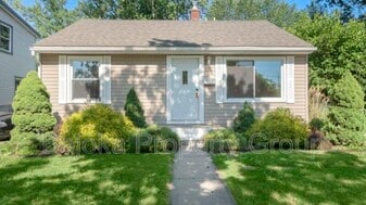 6703 Campbell St in Taylor, MI - Building Photo