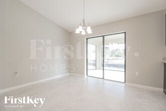 446 Rayford St in Lehigh Acres, FL - Foto de edificio - Building Photo