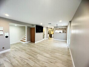 321 Sandtree Dr in Palm Beach Gardens, FL - Building Photo - Building Photo