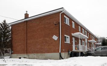 908-1030 Cummings Ave in Ottawa, ON - Building Photo - Building Photo