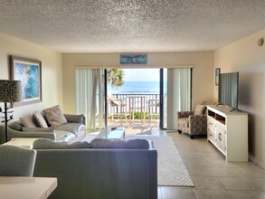 995 N Hwy A1A in Indialantic, FL - Building Photo - Building Photo
