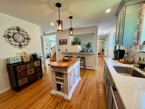 57 Boston Post Rd in Guilford, CT - Building Photo - Building Photo