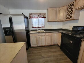 219 NE Tuscawilla Ave in Ocala, FL - Building Photo - Building Photo