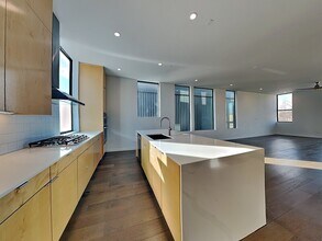 109 Forest Star Dr in Dallas, TX - Foto de edificio - Building Photo