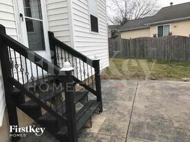 72 Gray Owl Garth Ct in St. Peters, MO - Building Photo