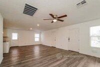 5816 Antonio Pl in Seguin, TX - Foto de edificio - Building Photo