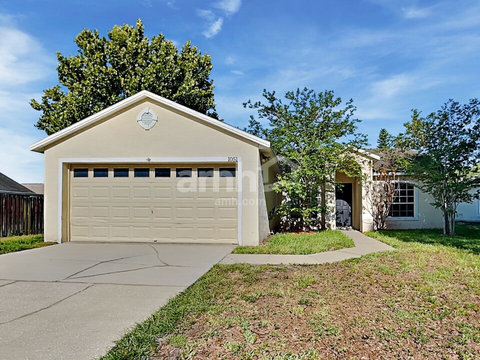 1051 Timber Trace Dr in Zephyrhills, FL - Building Photo