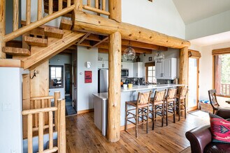 7 Gambler Dr in Big Sky, MT - Foto de edificio - Building Photo