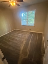 345 Deerwood Dr in Suwanee, GA - Foto de edificio - Building Photo