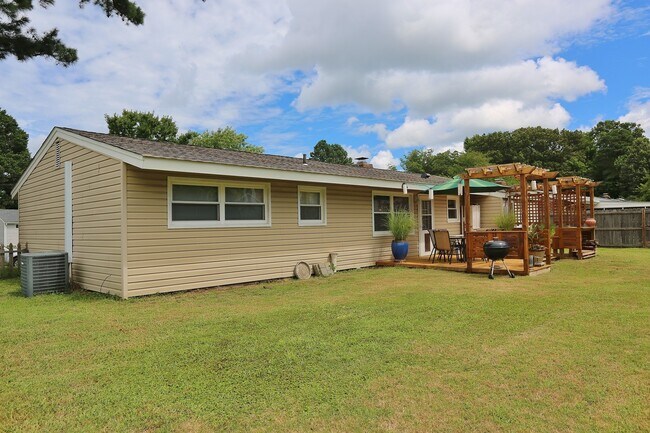 1428 Harbor Ct in Virginia Beach, VA - Building Photo - Building Photo