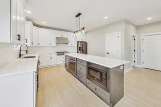 4028 Faith Ln in St. Charles, IL - Building Photo - Building Photo