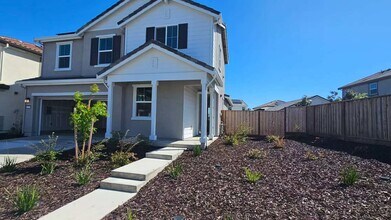 10295 Maribel Way in Elk Grove, CA - Foto de edificio - Building Photo