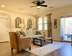372 Botanic Gardens Dr in Las Vegas, NV - Building Photo - Building Photo