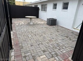 3417 SE 15th Pl in Cape Coral, FL - Building Photo