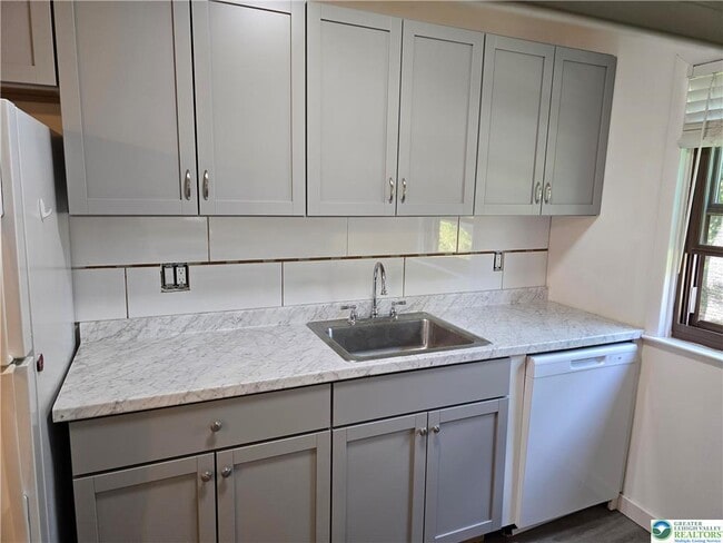 997 Village Round in Allentown, PA - Building Photo - Building Photo