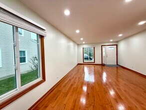 2449 Carlton Dr in Woodridge, IL - Building Photo - Building Photo