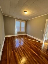 610 Humphrey St, Unit 1. in Swampscott, MA - Building Photo - Building Photo