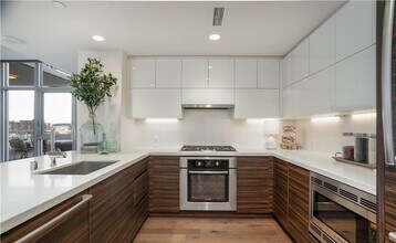 588 Bell St in Seattle, WA - Building Photo - Building Photo