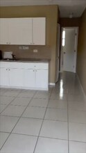 2165 NW 23rd St in Miami, FL - Building Photo - Building Photo
