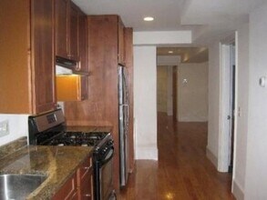 64 Louis Prang St, Unit 3-split in Boston, MA - Building Photo - Building Photo