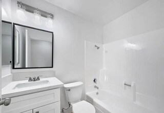 25443 Vía Labrada in Santa Clarita, CA - Foto de edificio - Building Photo