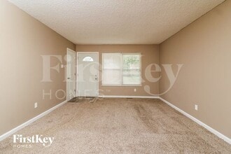 2287 Bensonhurst Dr in Florissant, MO - Foto de edificio - Building Photo