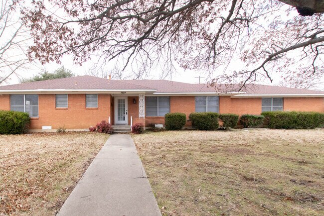 1227 Ector St in Denton, TX - Building Photo - Building Photo