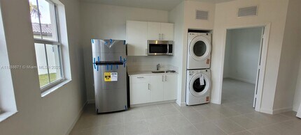 2355 SE 24th Ct in Homestead, FL - Building Photo - Building Photo