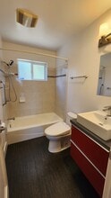 6558 Simson St in Oakland, CA - Building Photo - Building Photo