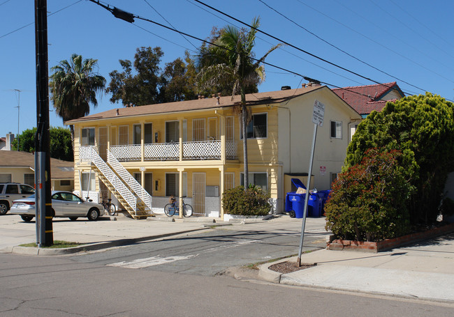 4760 Jewell St in San Diego, CA - Foto de edificio - Building Photo