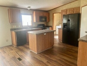 17925 FM 521 Rd in Rosharon, TX - Building Photo - Building Photo