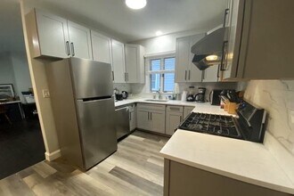 219 Birch Ave, Unit #2FB in Princeton, NJ - Foto de edificio - Building Photo