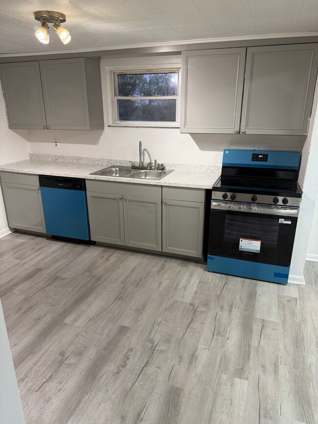 1347 High Rd in Clairton, PA - Building Photo - Building Photo