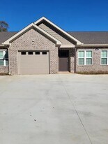 1675 Jordon Ave in Dothan, AL - Building Photo