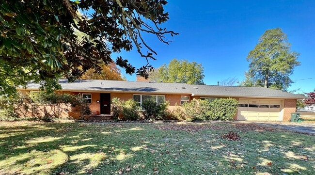 property at 1201 N Woolsey Ave