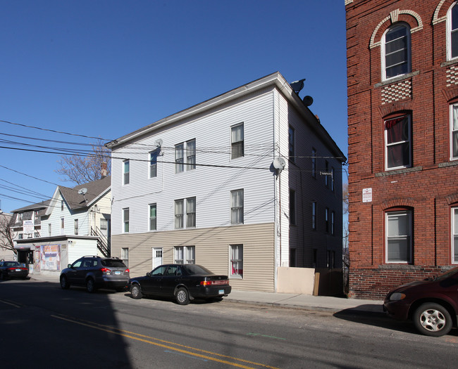 335 Congress Ave in Waterbury, CT - Foto de edificio - Building Photo