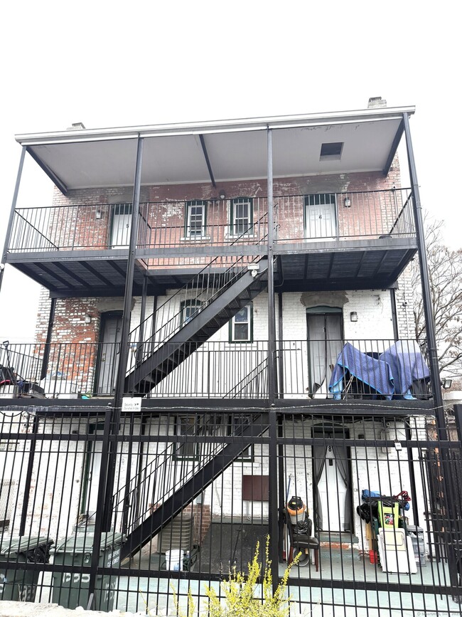 1331 E Main St in Bridgeport, CT - Building Photo - Building Photo