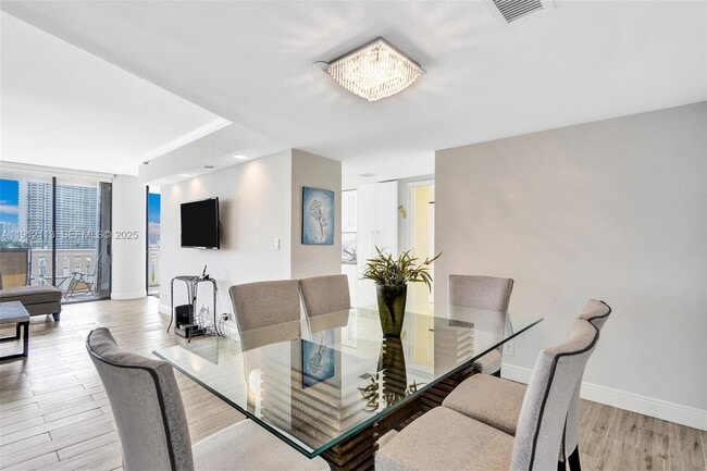 3000 Island Blvd in Aventura, FL - Building Photo - Building Photo