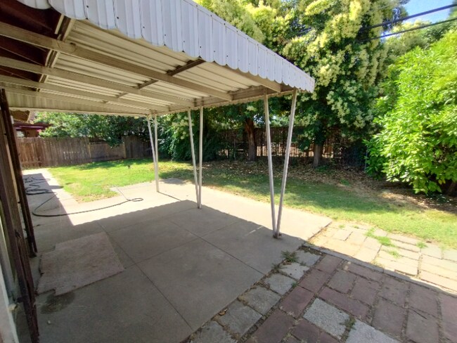 628 W El Camino Ave in Sacramento, CA - Building Photo - Building Photo